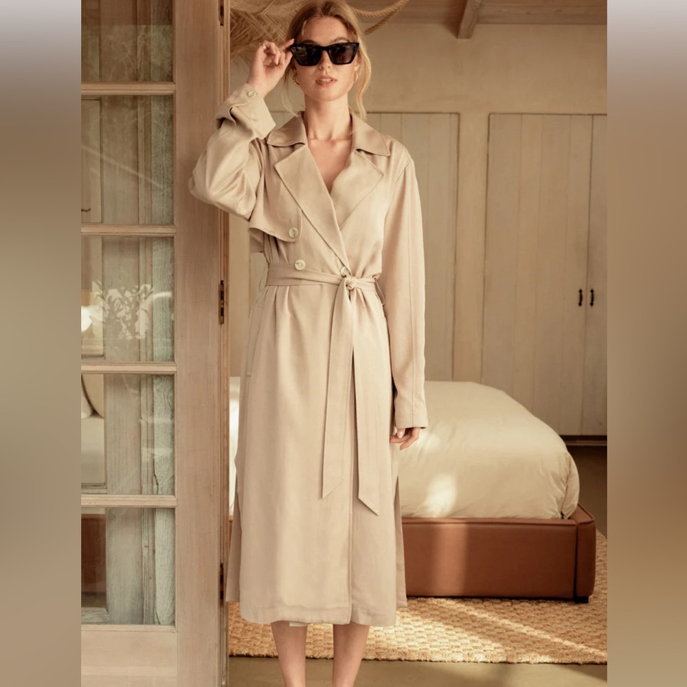 Elie Tahari spring trench coat
